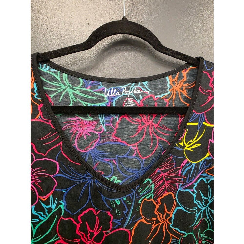 Bright on black Ulla Popken top 1009